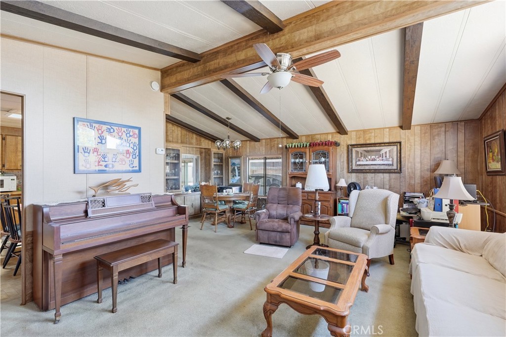 519 W Taylor