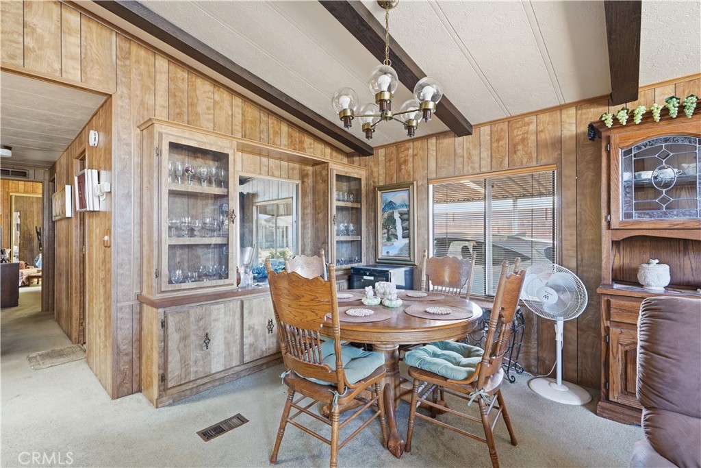519 W Taylor