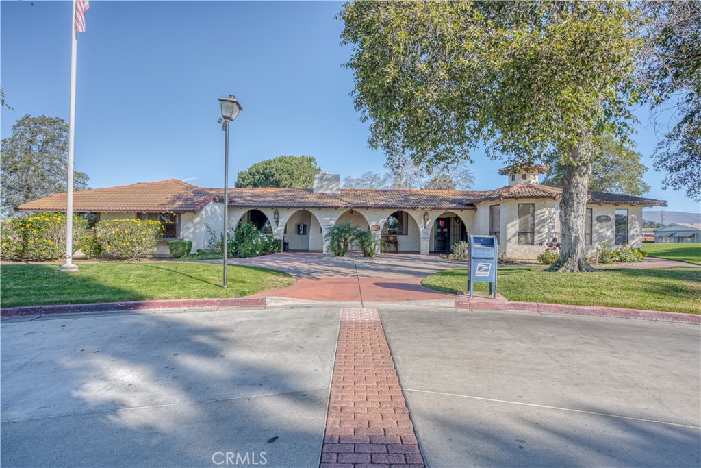 519 W Taylor