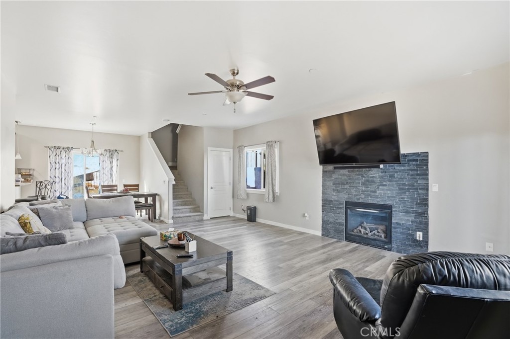 2039 Vista Oaks Way