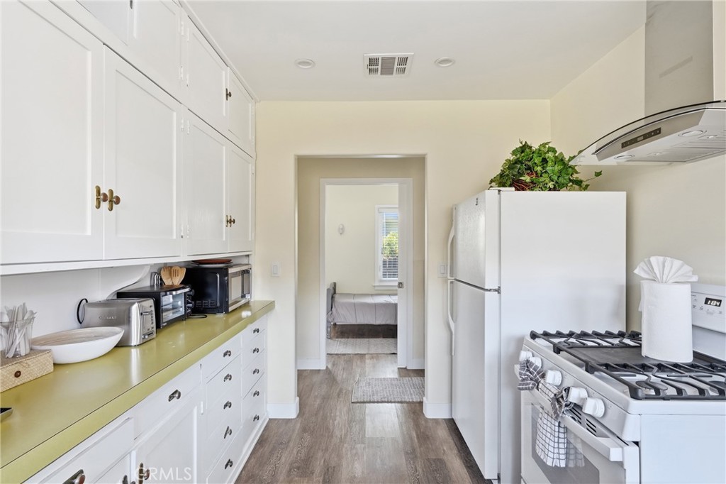 319 W Mission Street