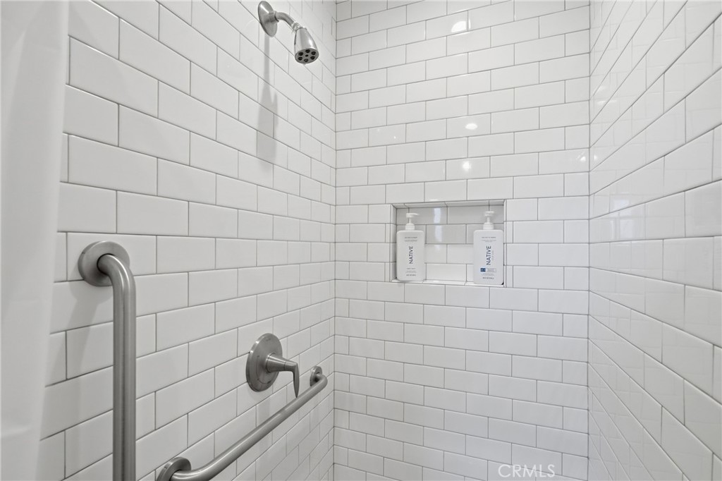 319 W Mission Street