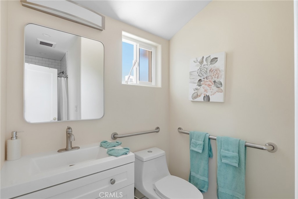 319 W Mission Street