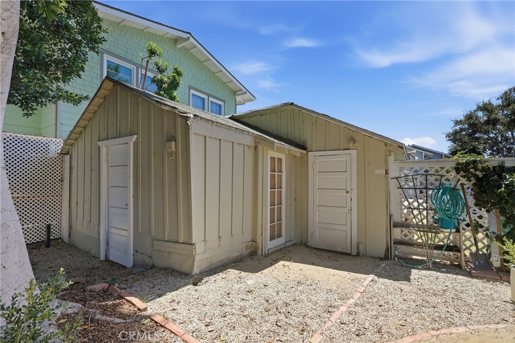319 W Mission Street