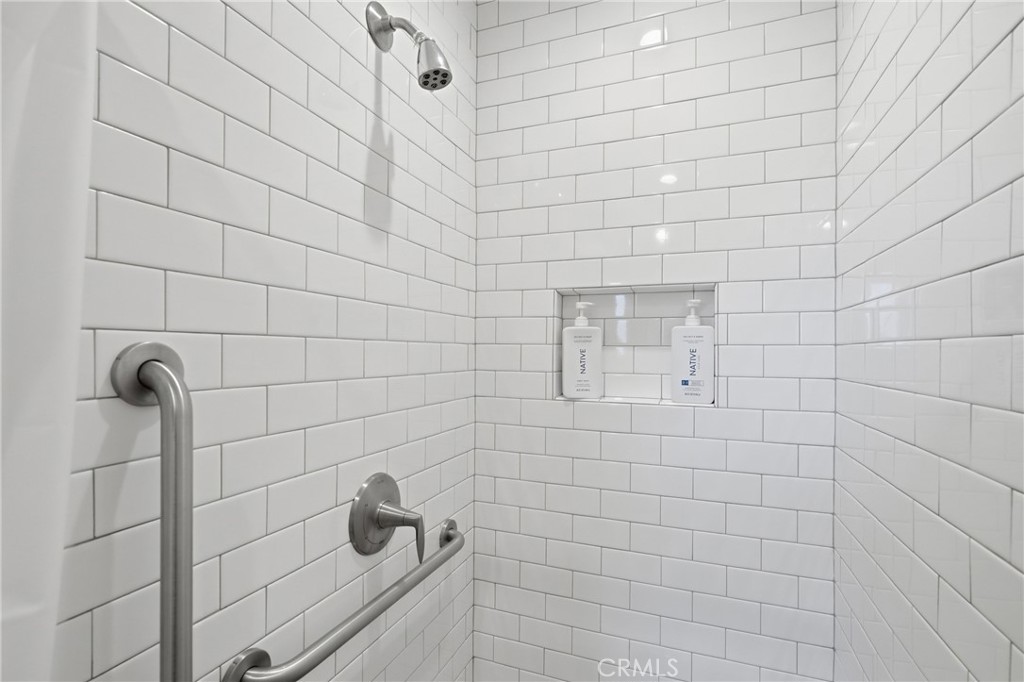 319 W Mission Street