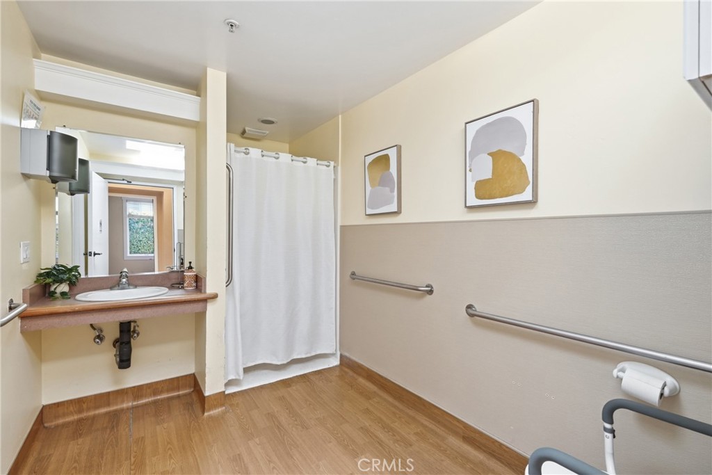 321 & 319 W Mission