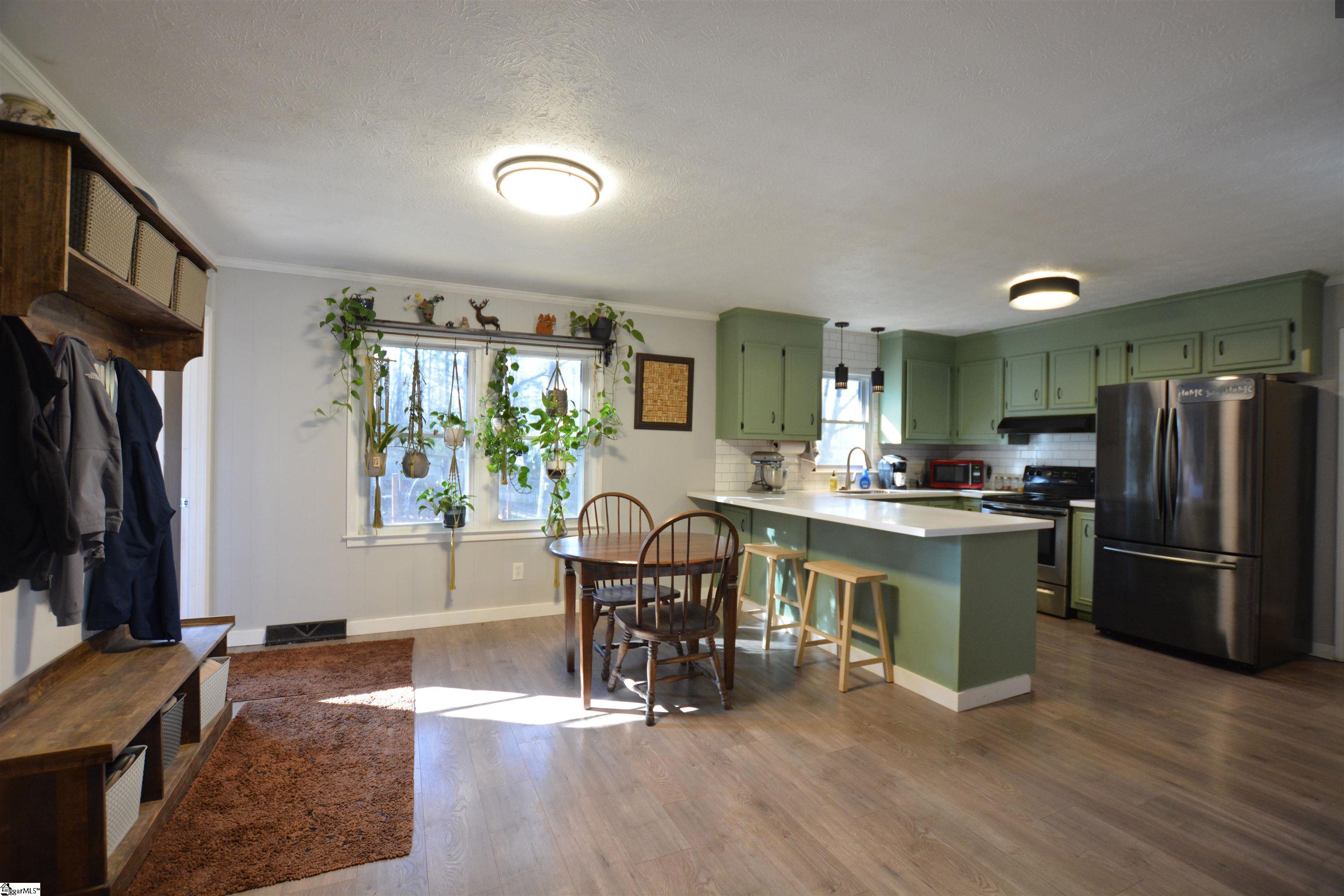 1202 Tall Oaks Circle