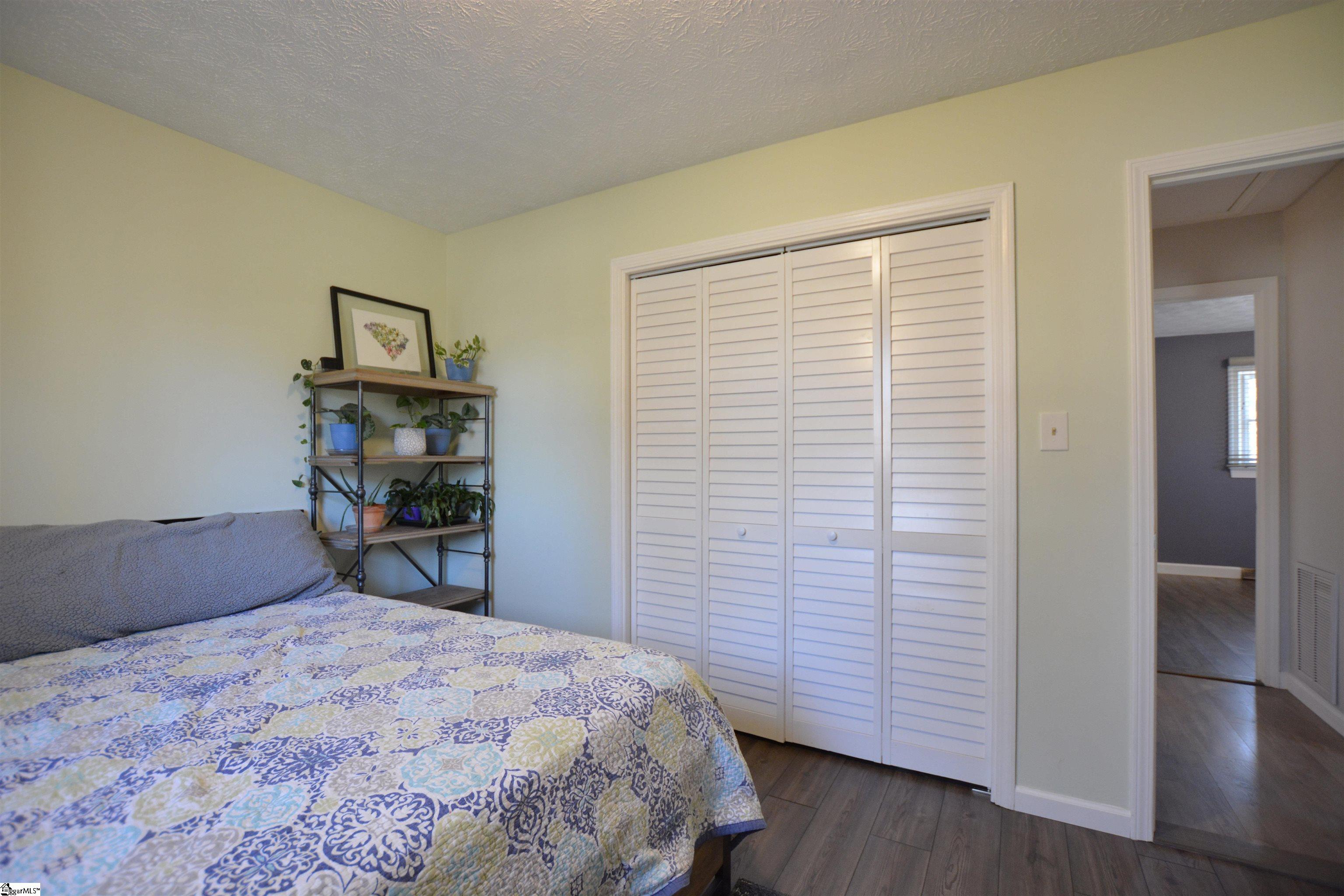 1202 Tall Oaks Circle