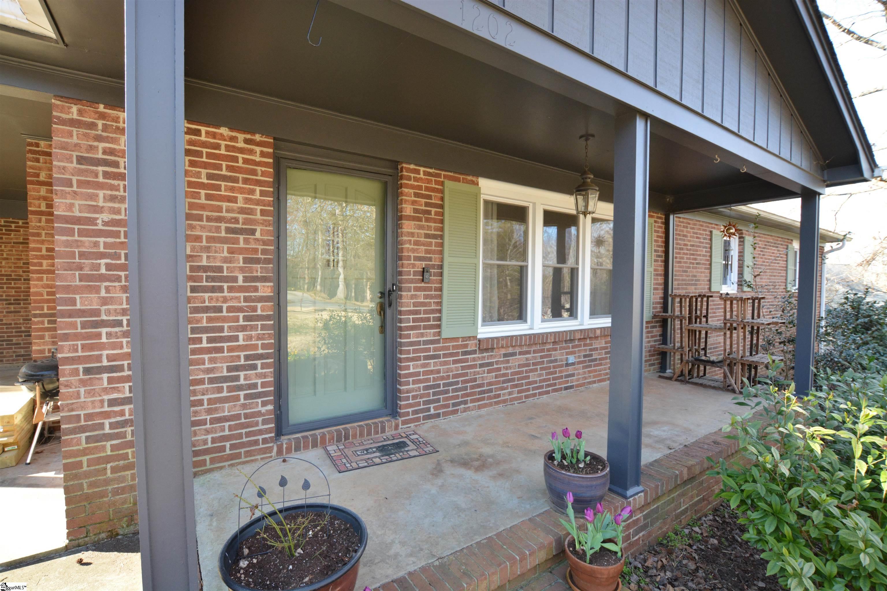 1202 Tall Oaks Circle