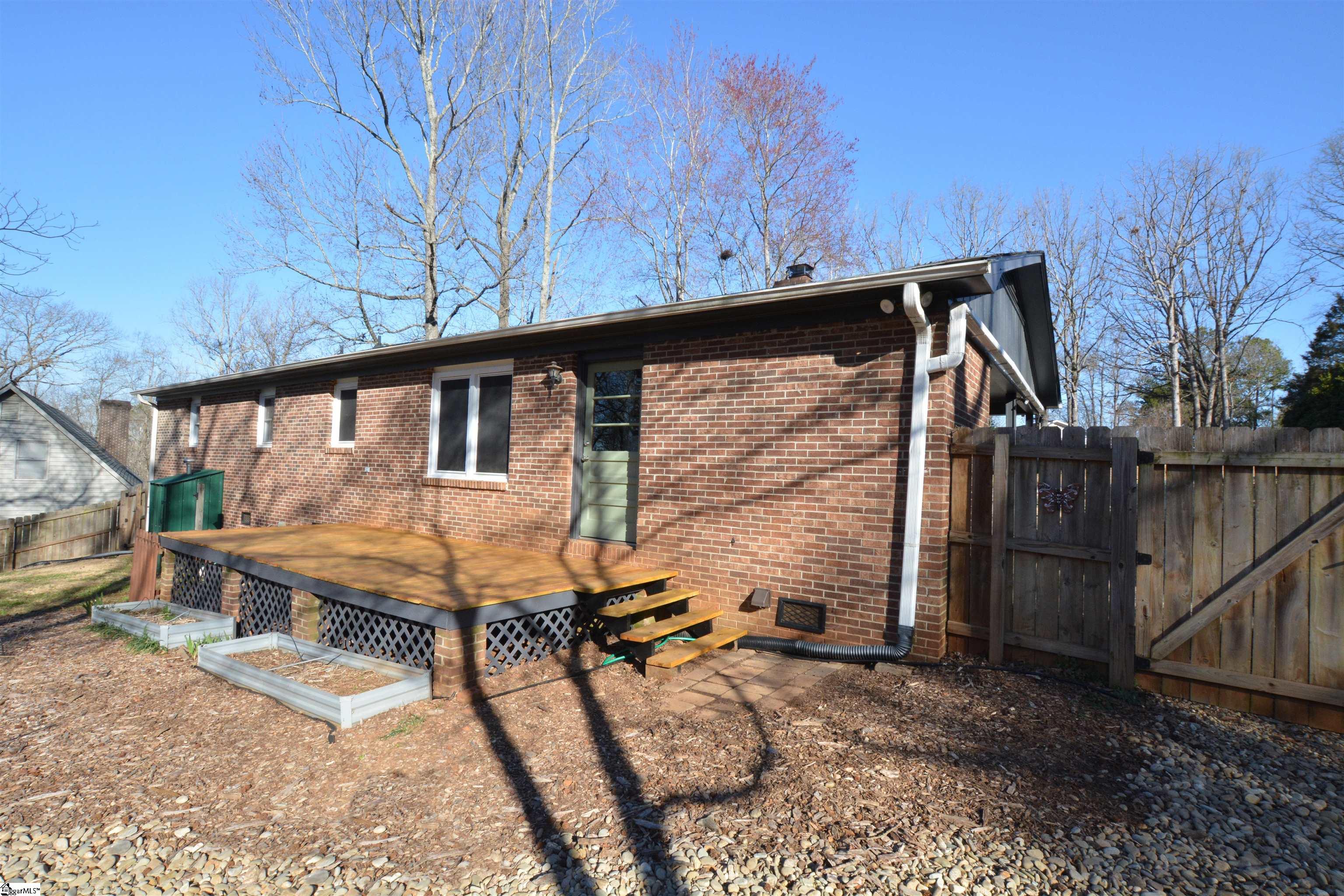 1202 Tall Oaks Circle