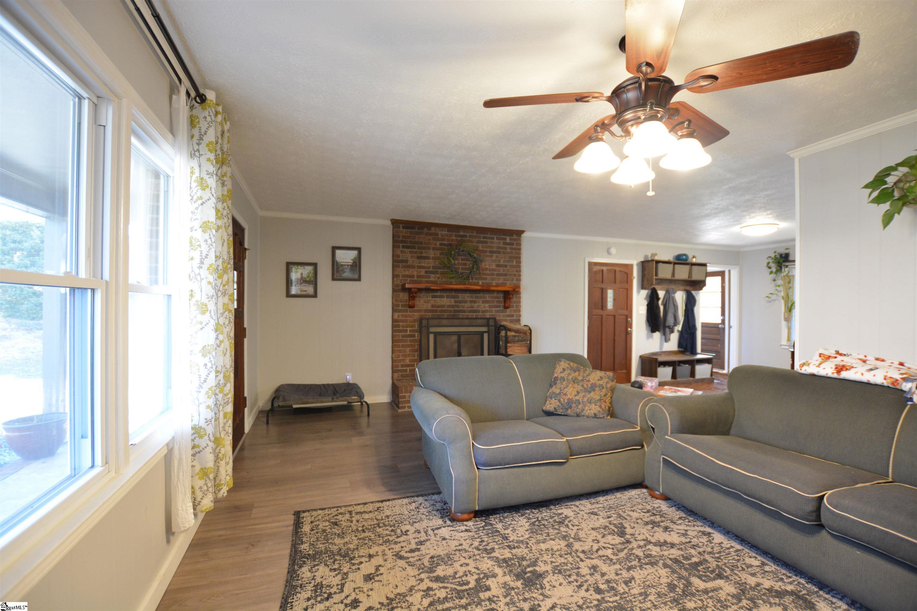 1202 Tall Oaks Circle