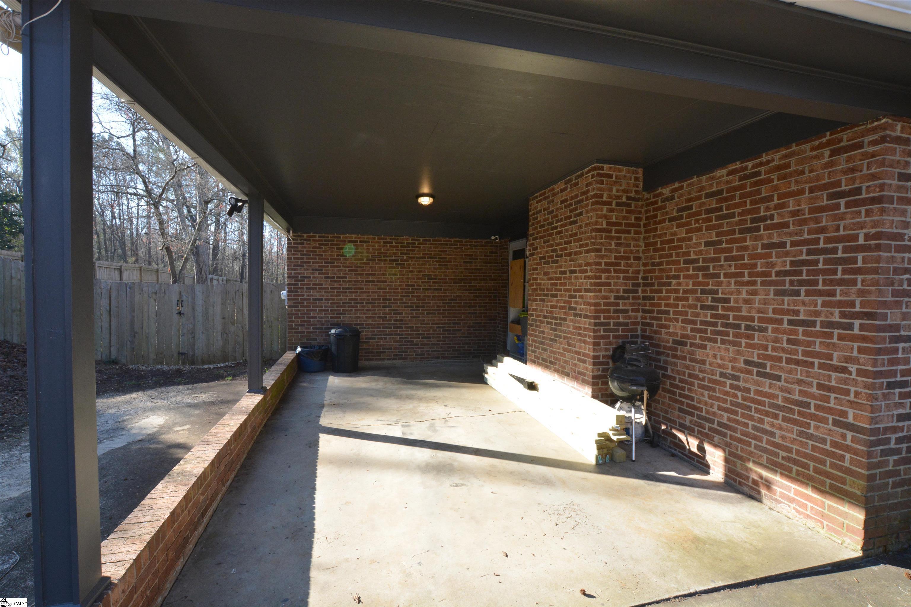 1202 Tall Oaks Circle