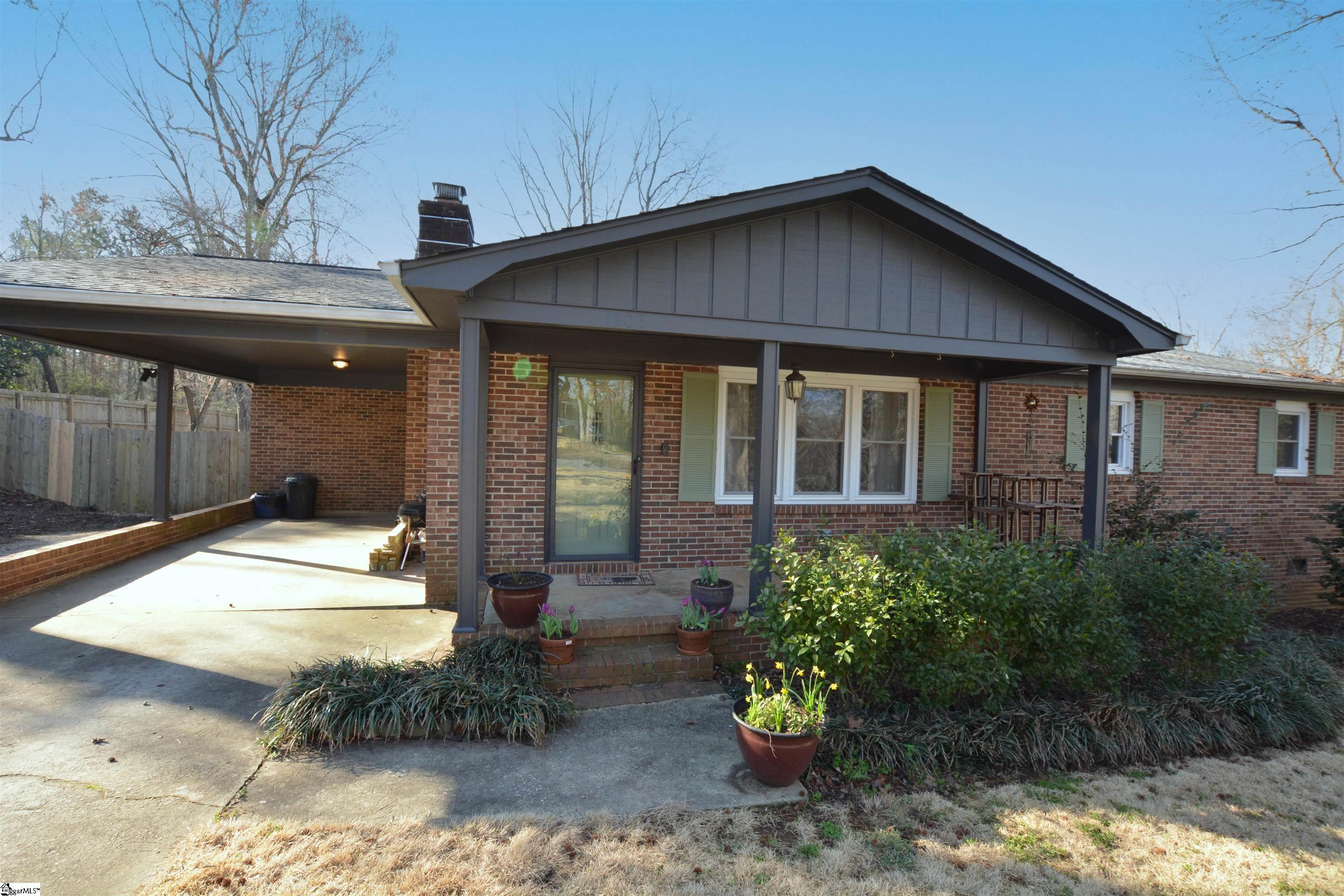1202 Tall Oaks Circle