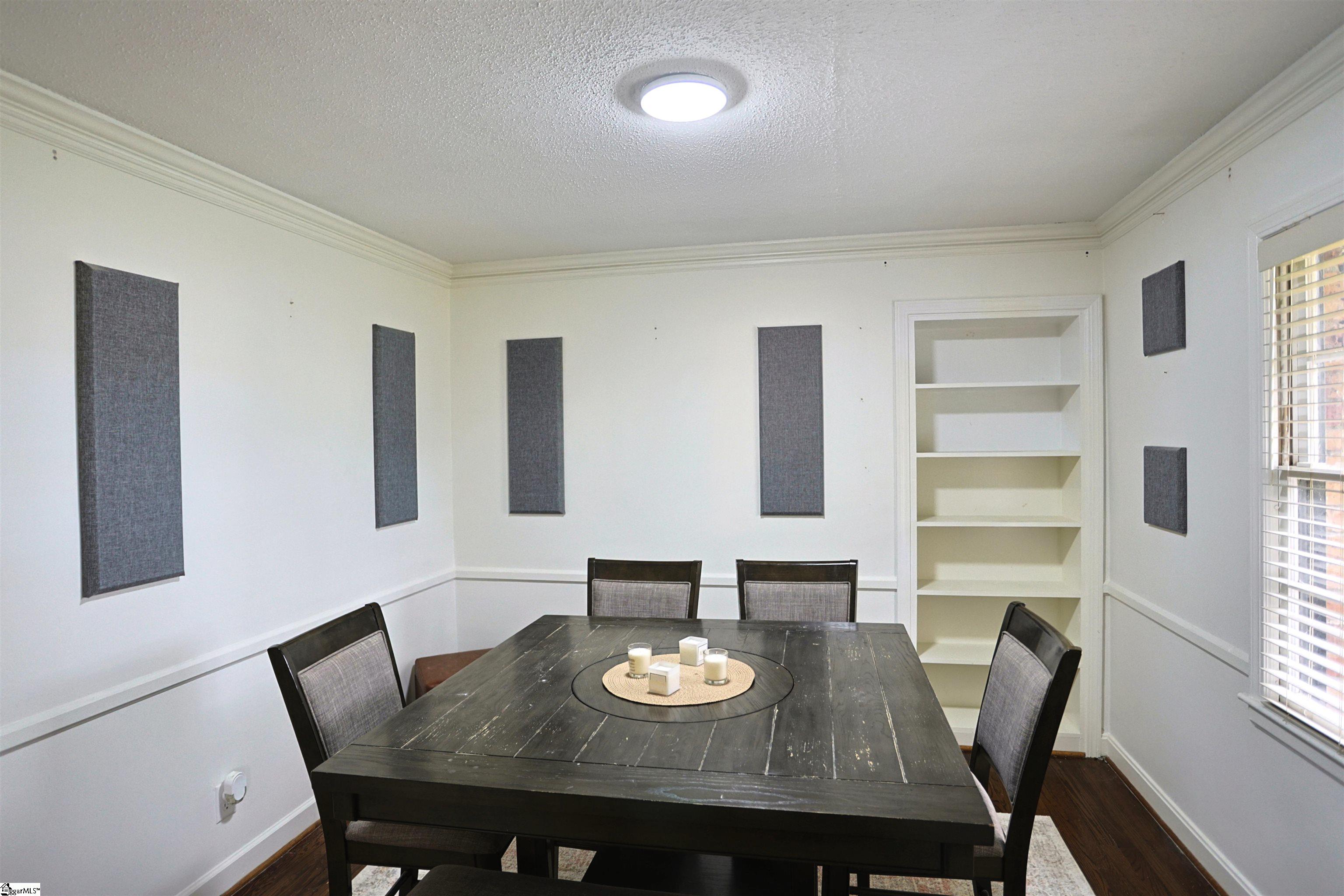 104 Oak Forest Drive