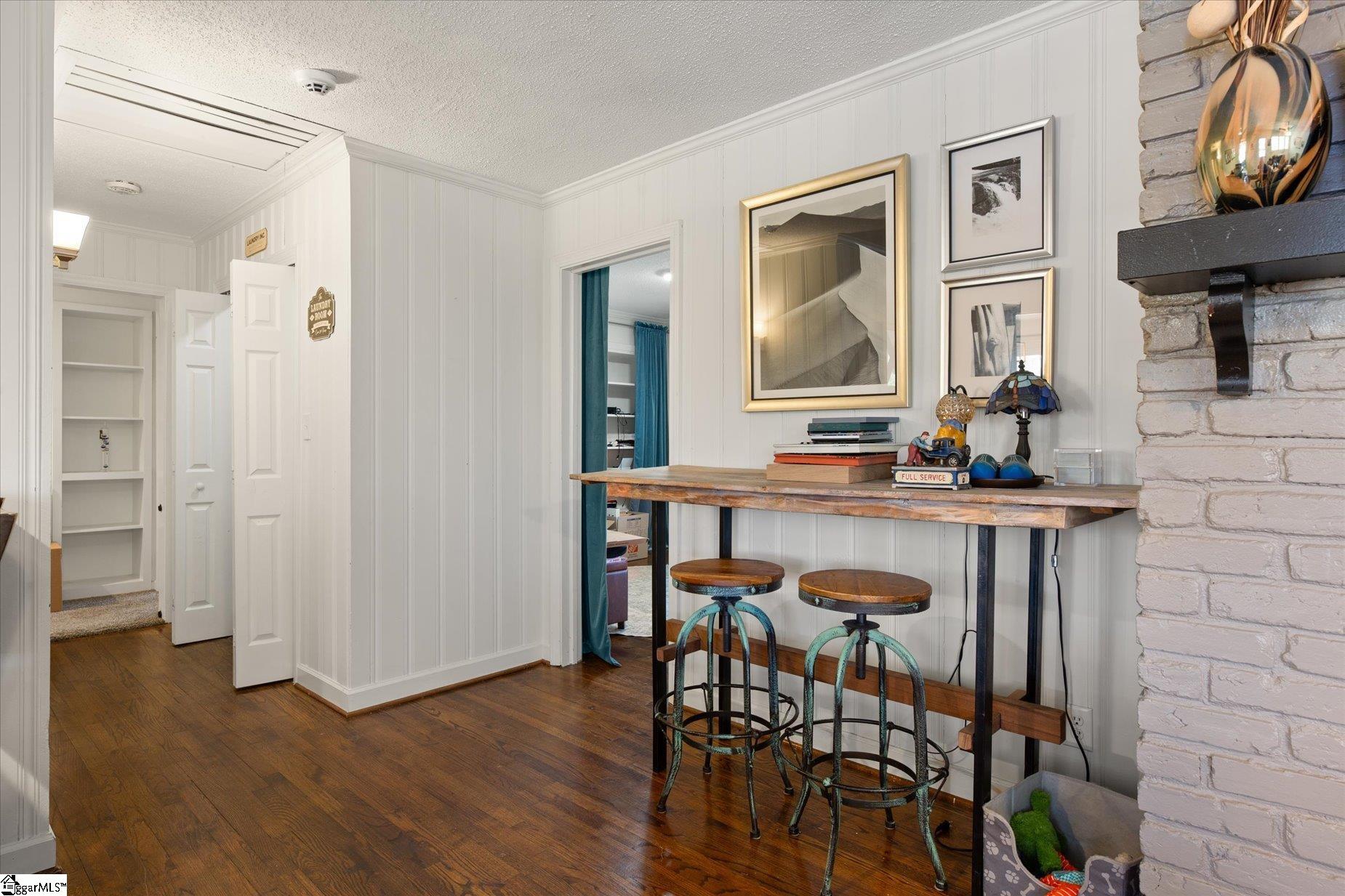 104 Oak Forest Drive