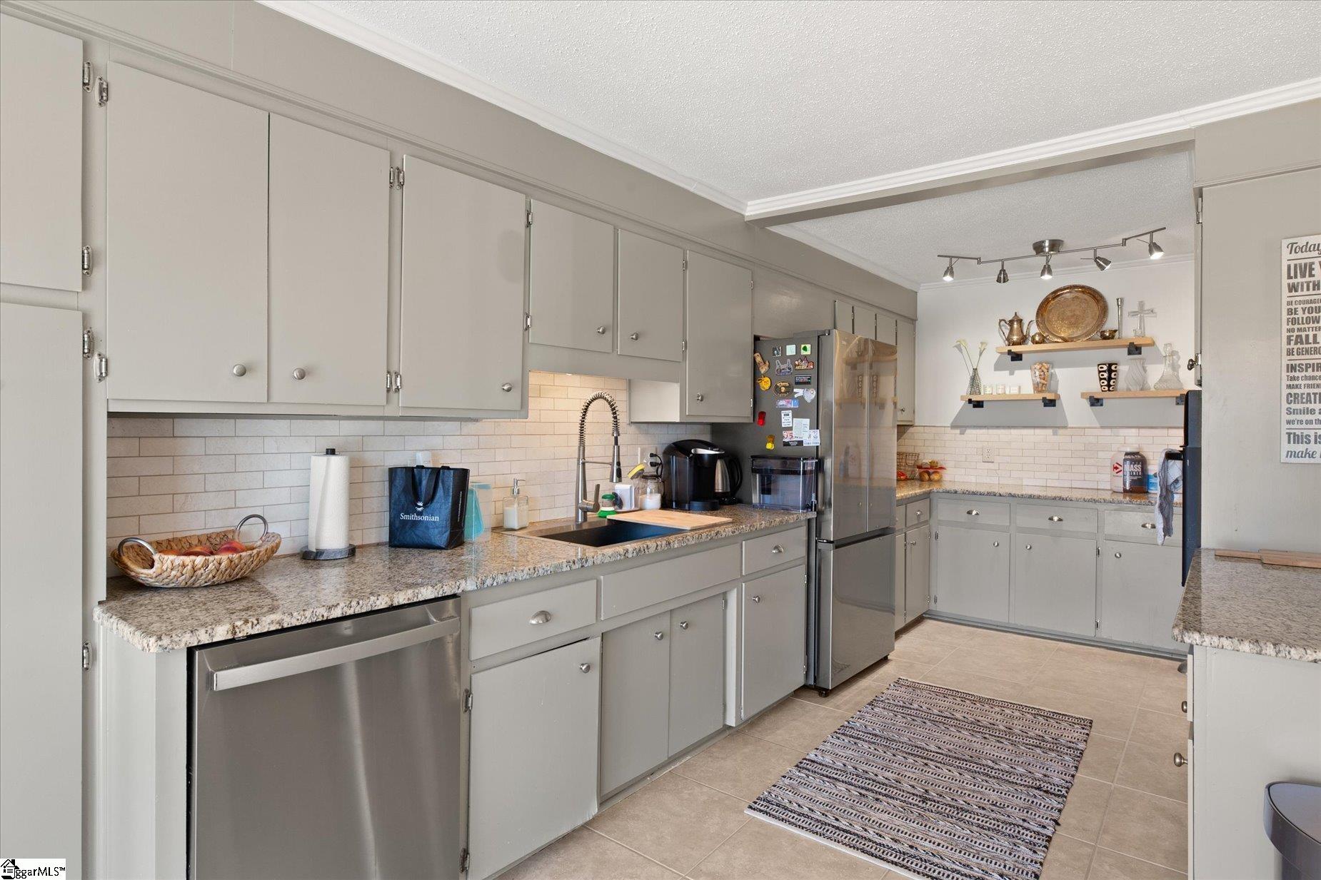 104 Oak Forest Drive