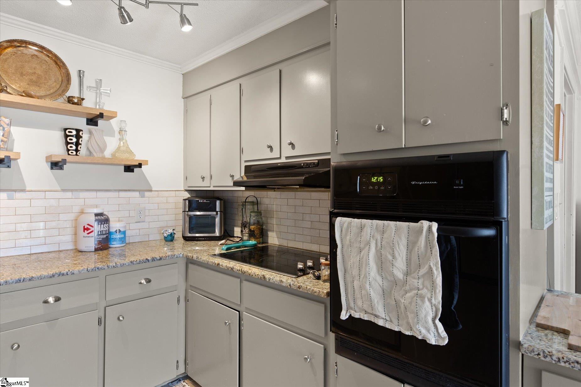 104 Oak Forest Drive