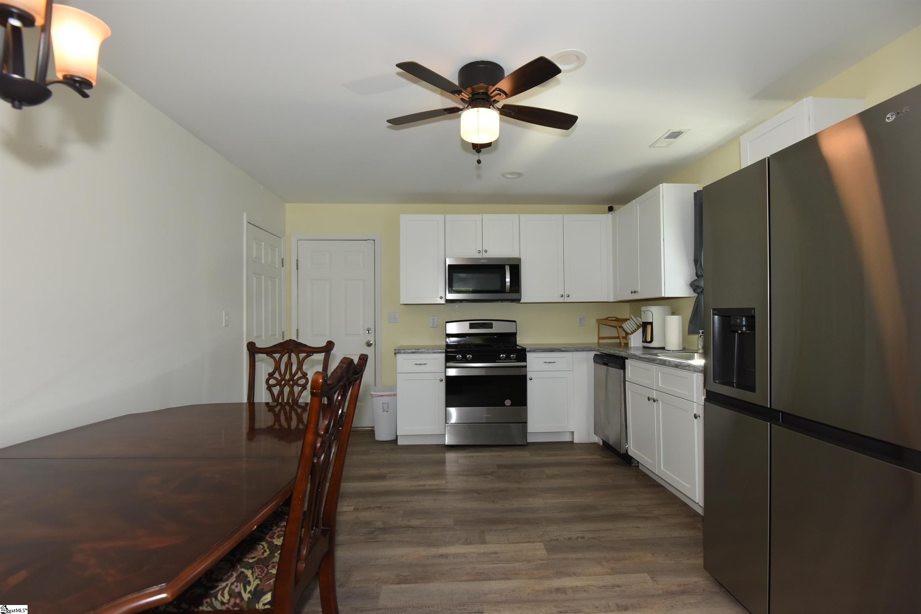 121 Colleton Lane