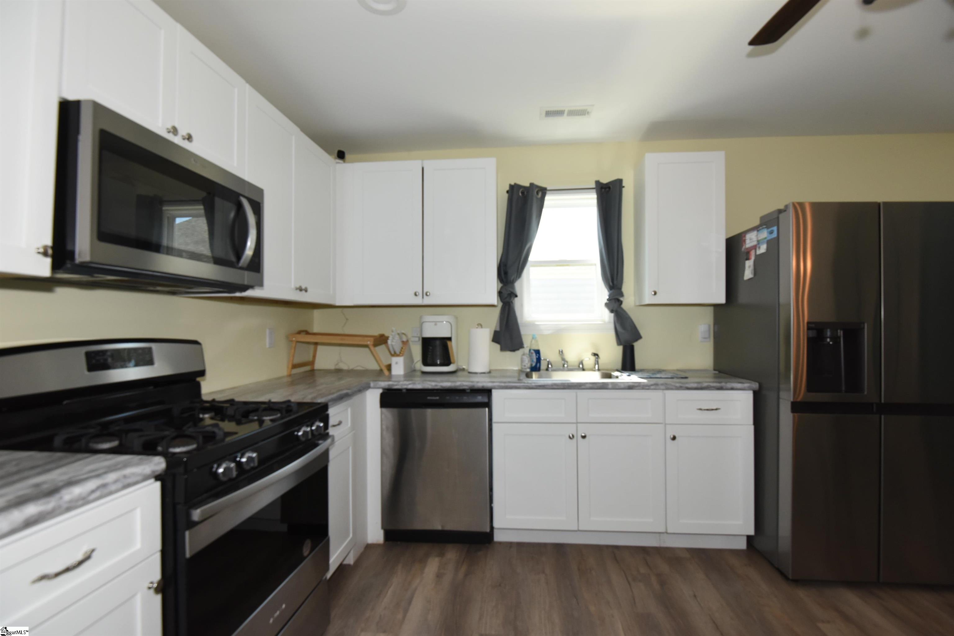 121 Colleton Lane