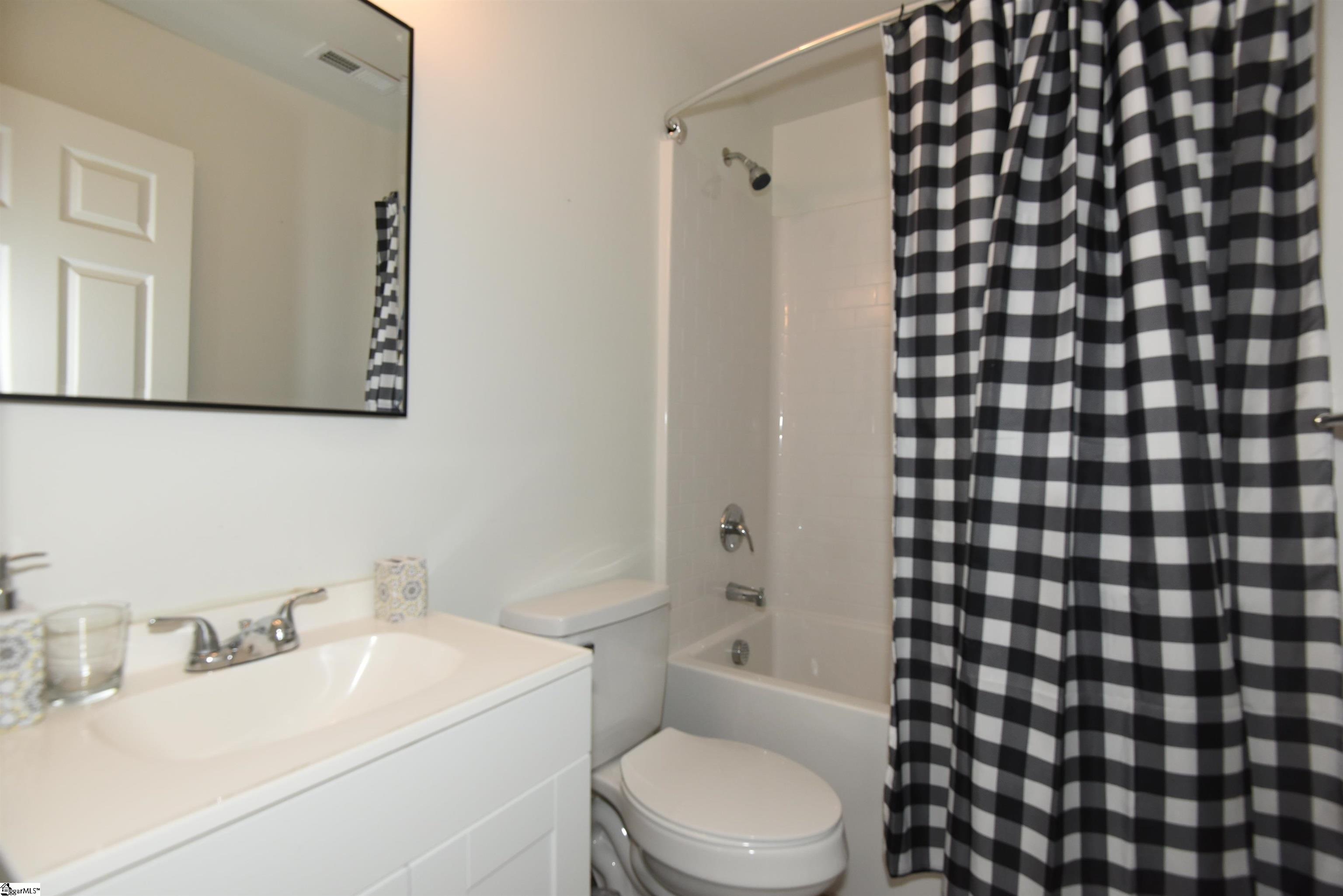 121 Colleton Lane