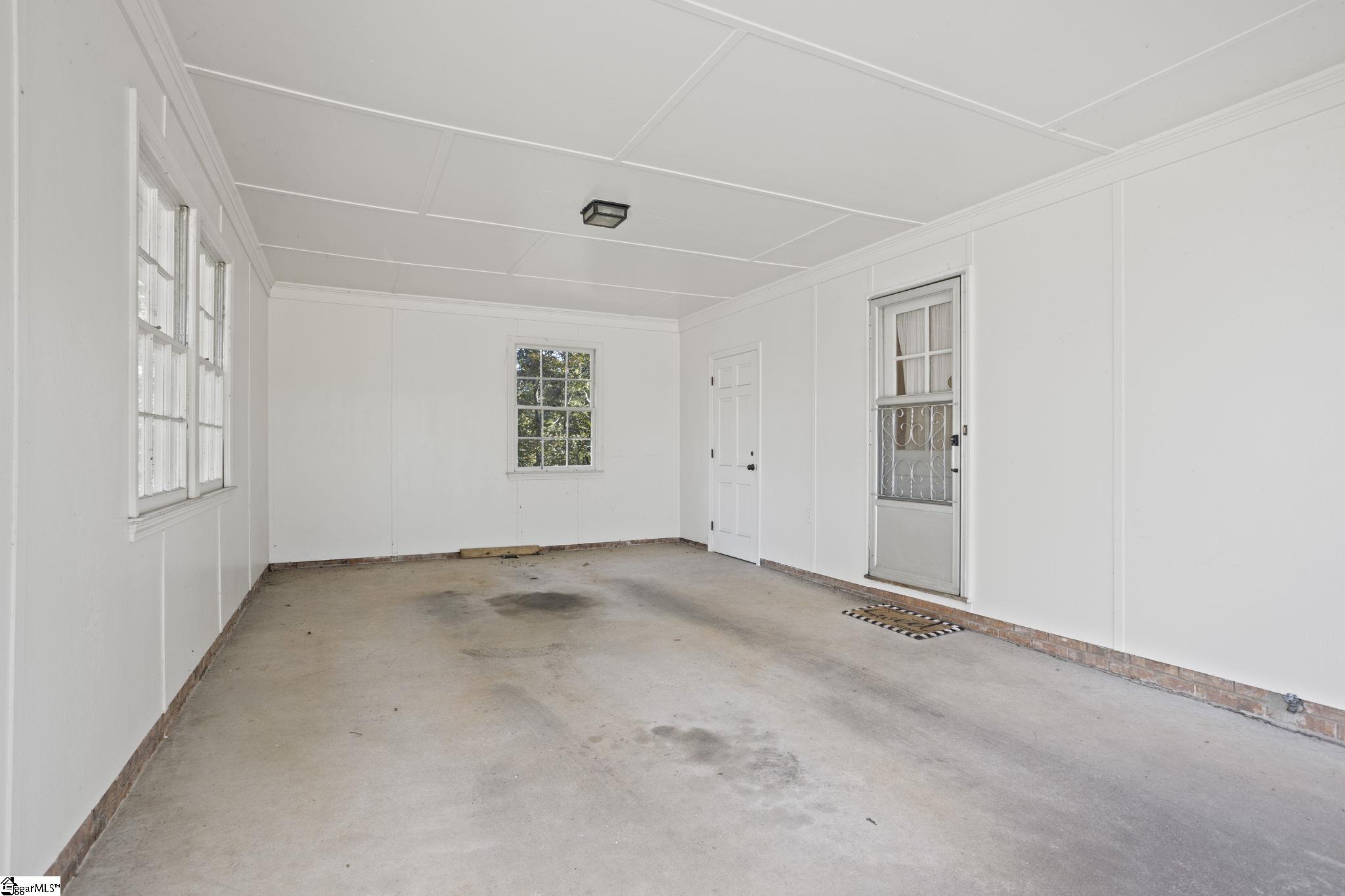 27 Riverview Drive