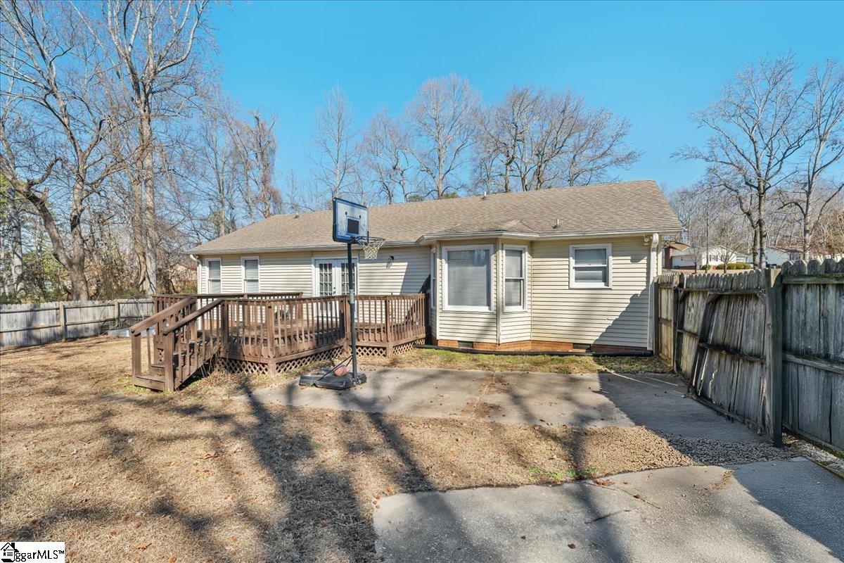 100 Fernande Drive