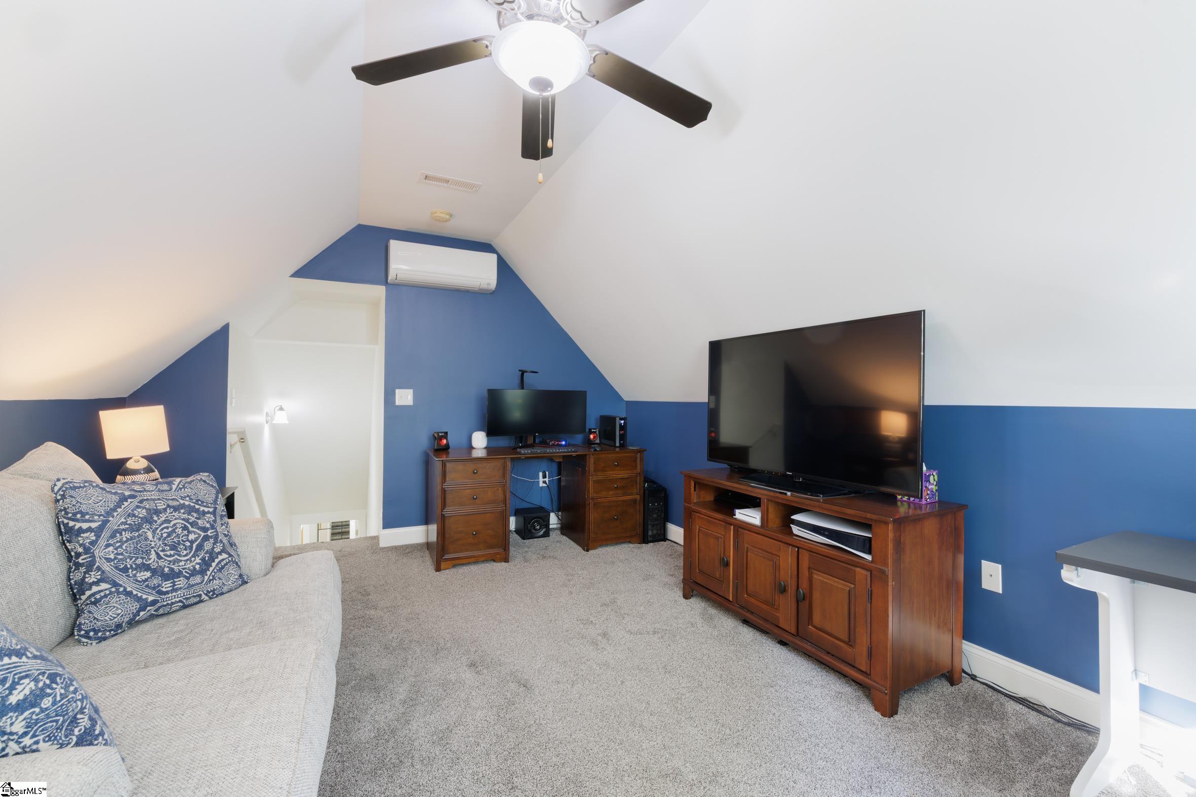 531 Woodheights Way