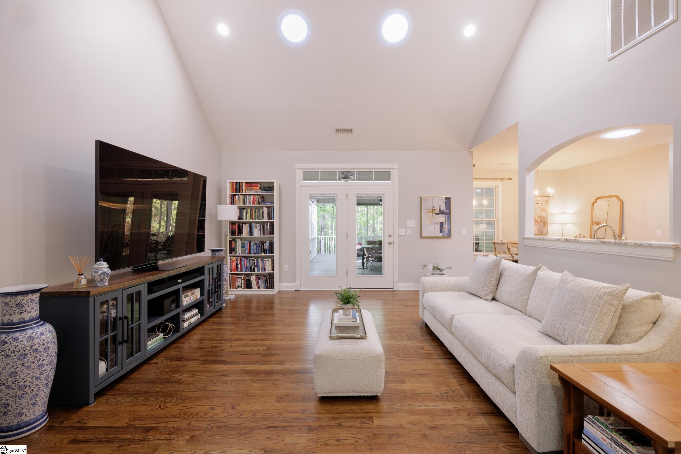 531 Woodheights Way