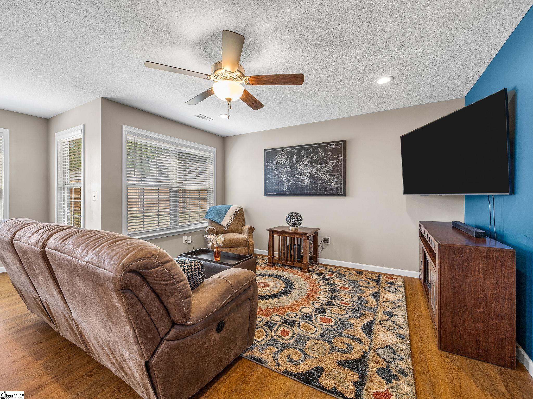 465 Peaksview Drive