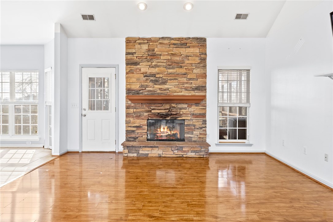 401 Walkingstick Way