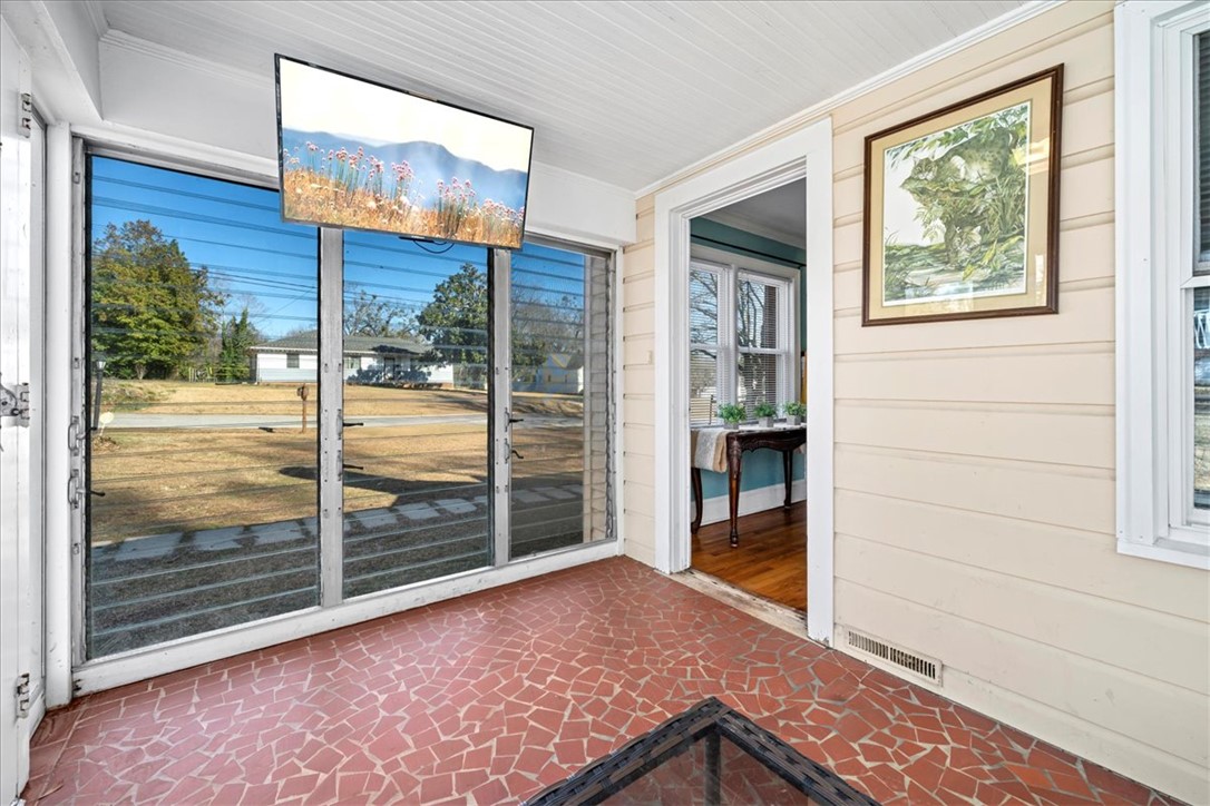 238 California Avenue