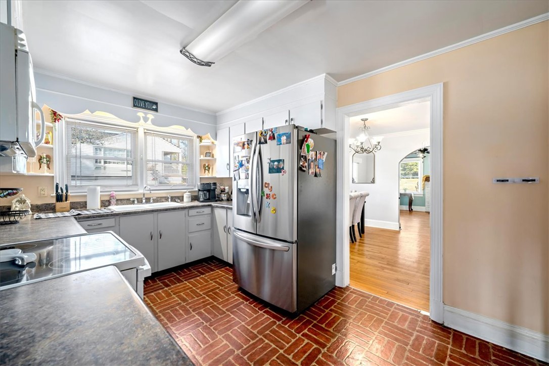 238 California Avenue