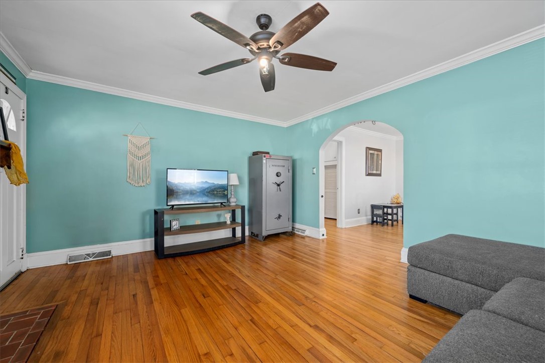 238 California Avenue