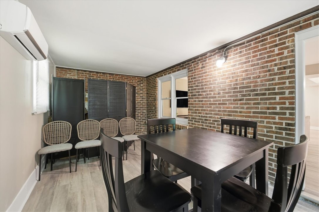 25 Summercreek Drive