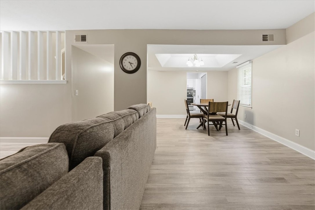 25 Summercreek Drive