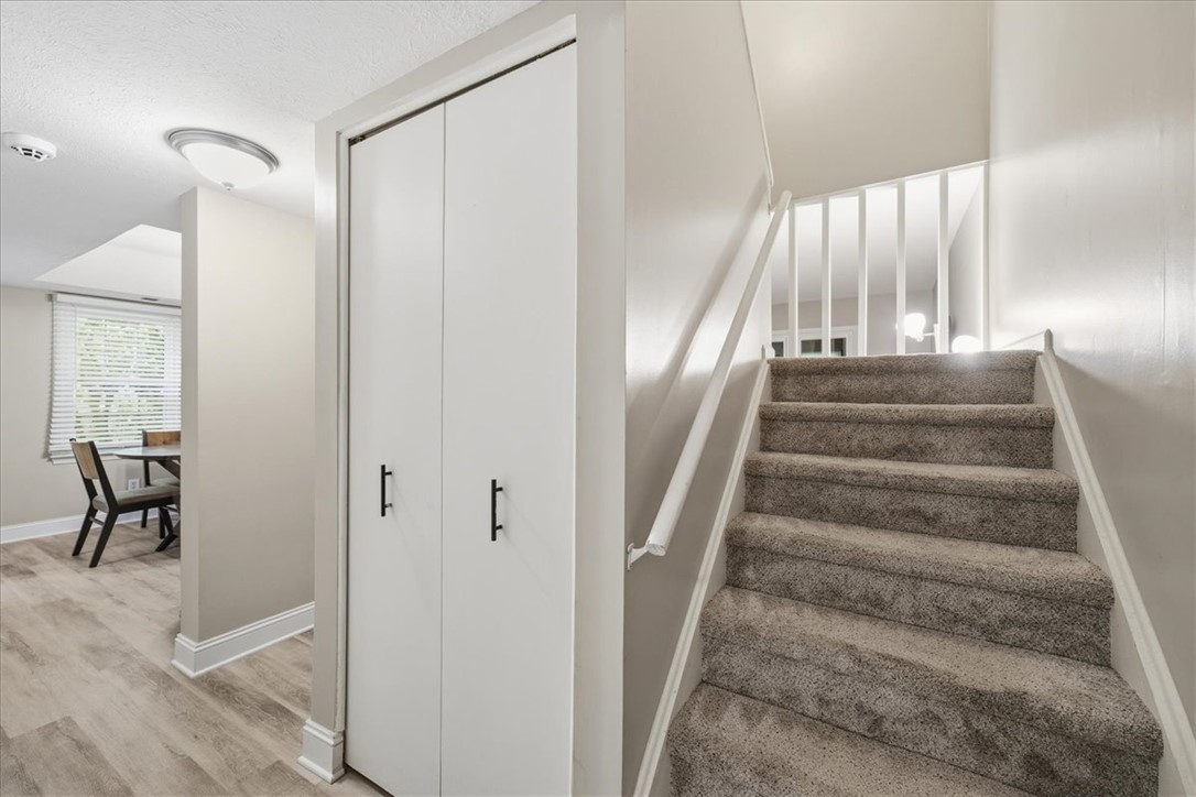 25 Summercreek Drive
