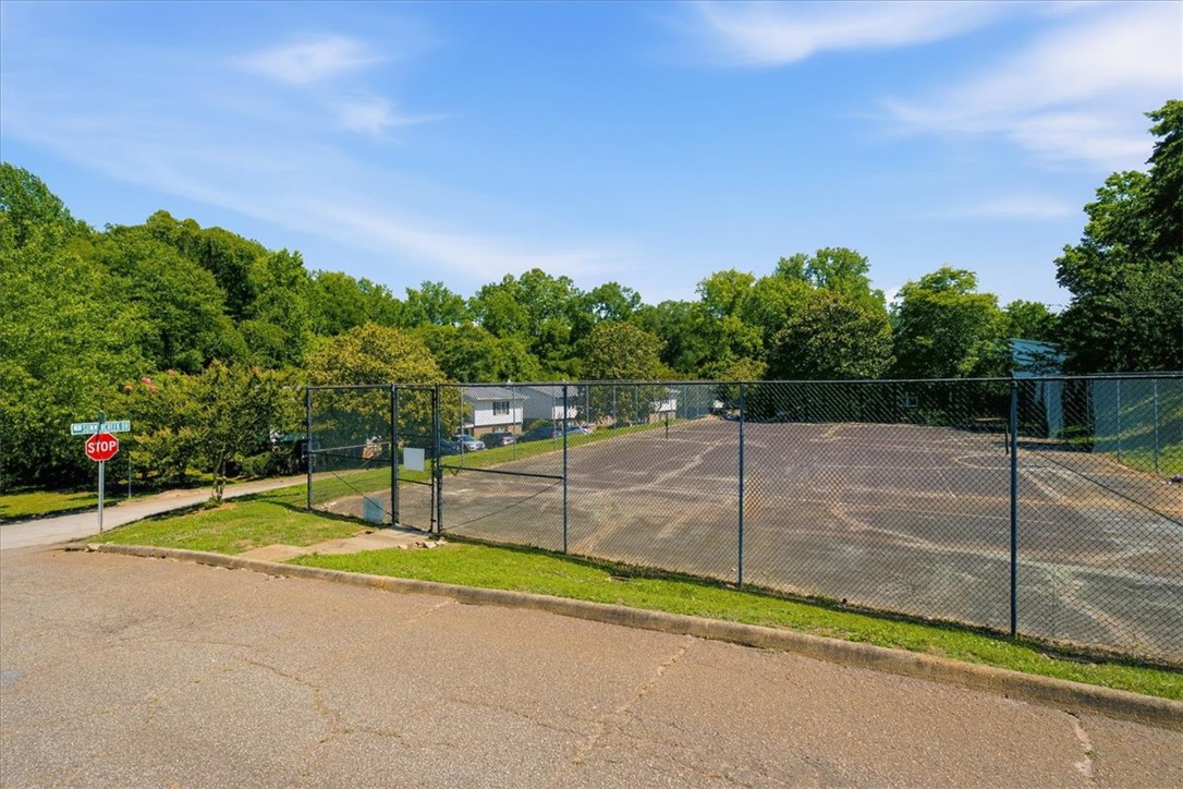 25 Summercreek Drive