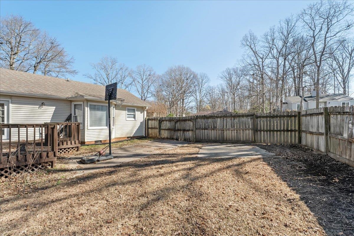 100 Fernande Drive