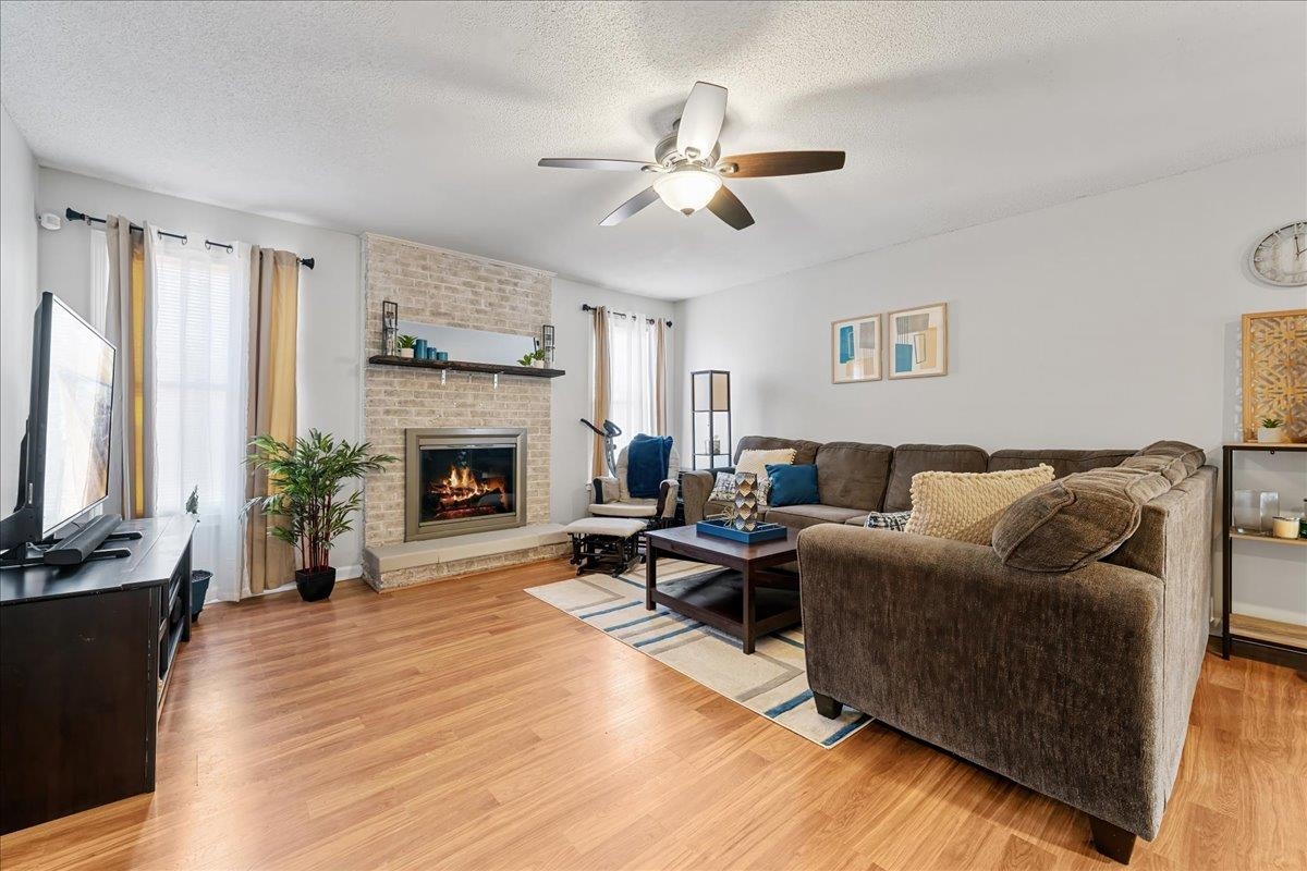 100 Fernande Drive