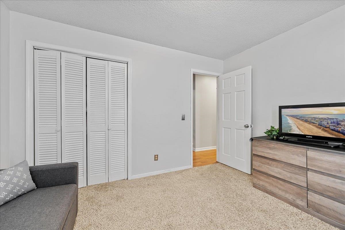 100 Fernande Drive