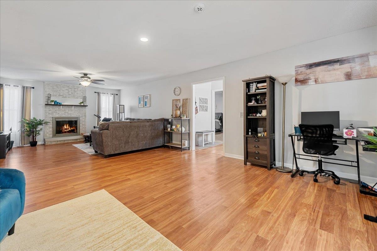 100 Fernande Drive