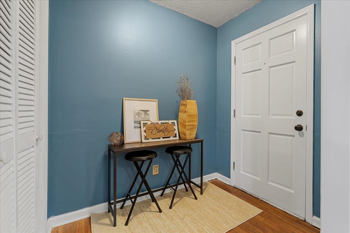 100 Fernande Drive