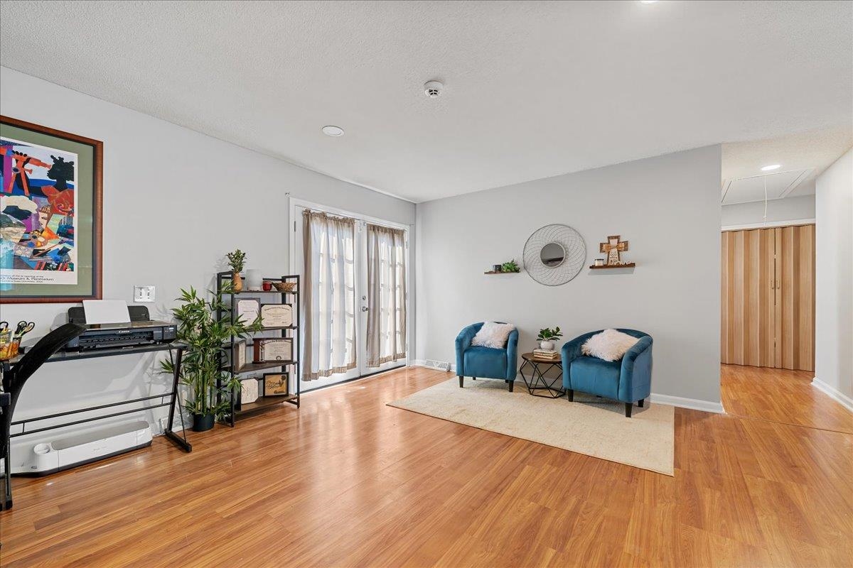 100 Fernande Drive