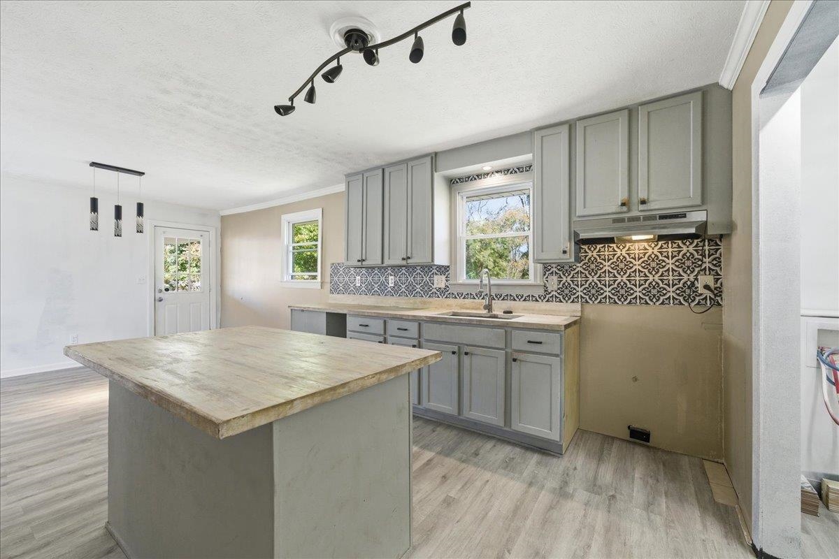 102 Pinefield Drive
