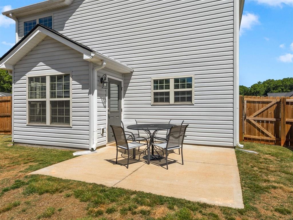 465 Peaksview Drive
