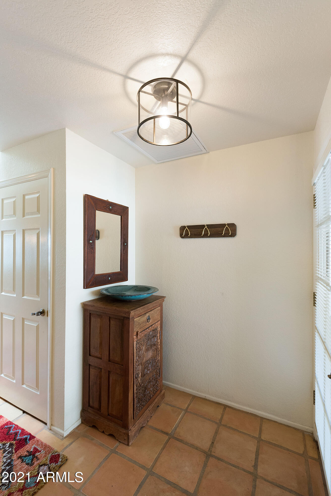 6123 N 28TH Place