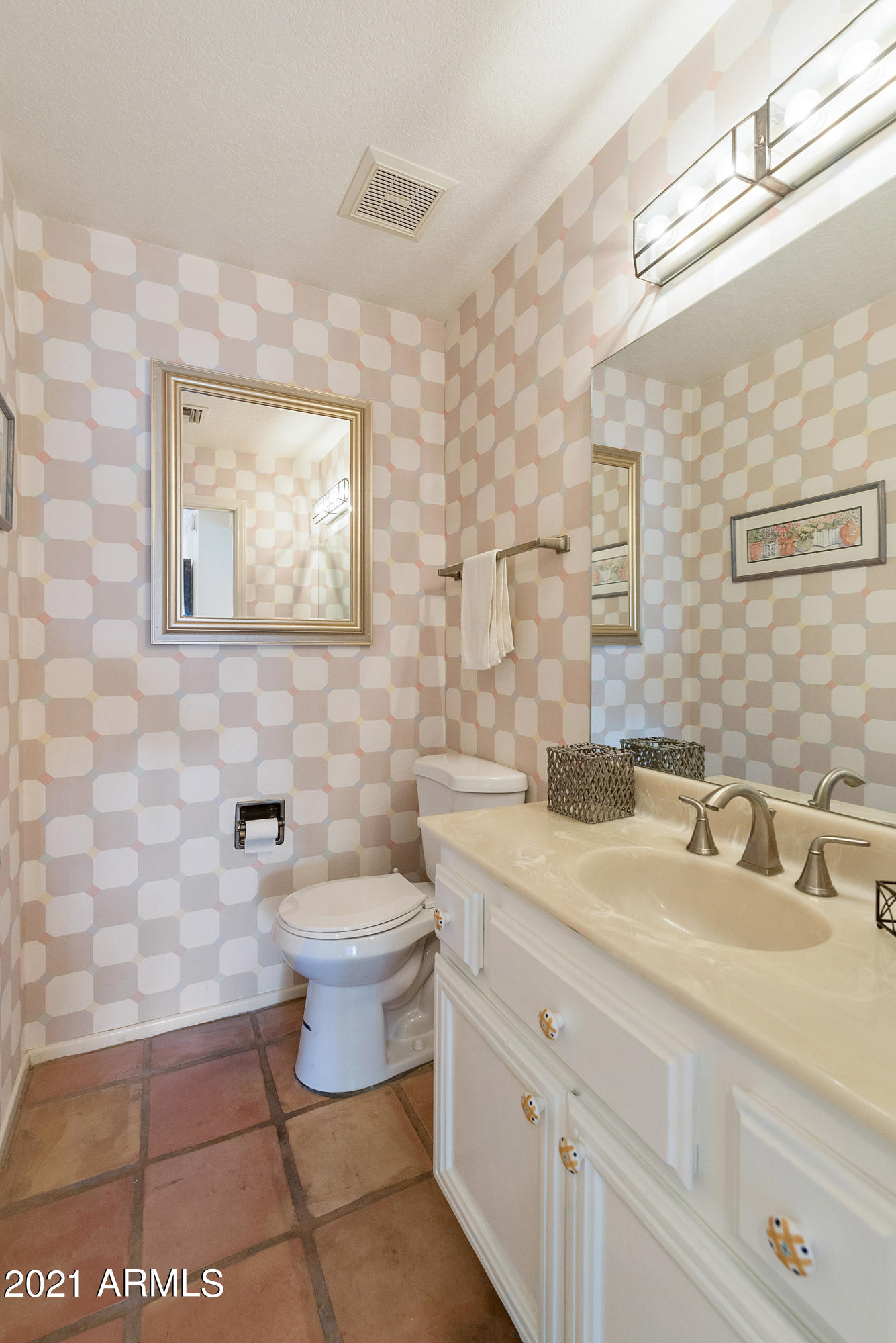 6123 N 28TH Place