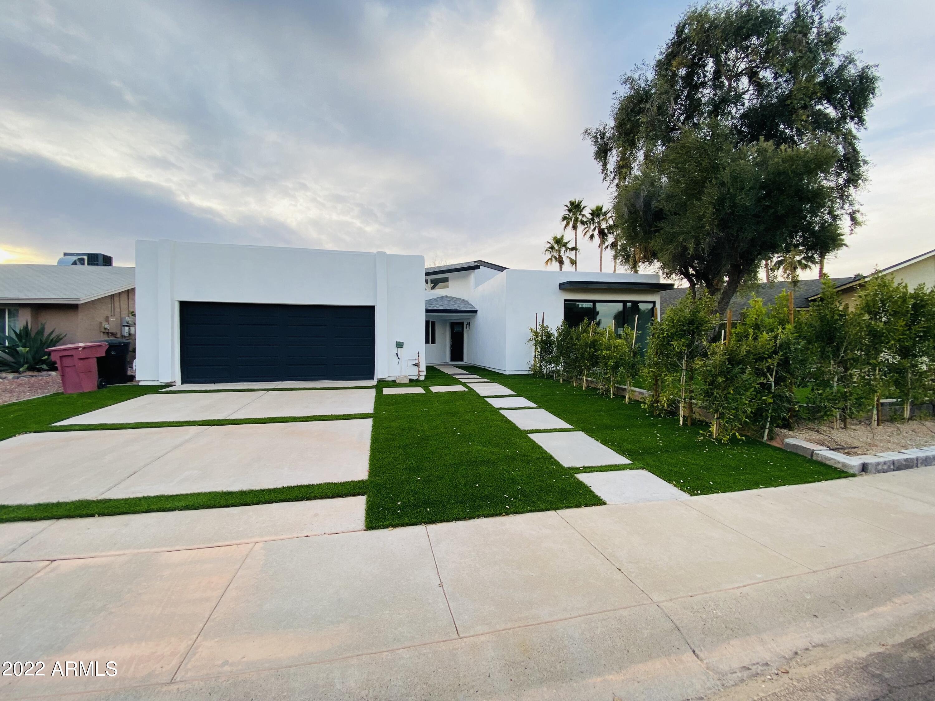 7740 E VALLEY VISTA Lane
