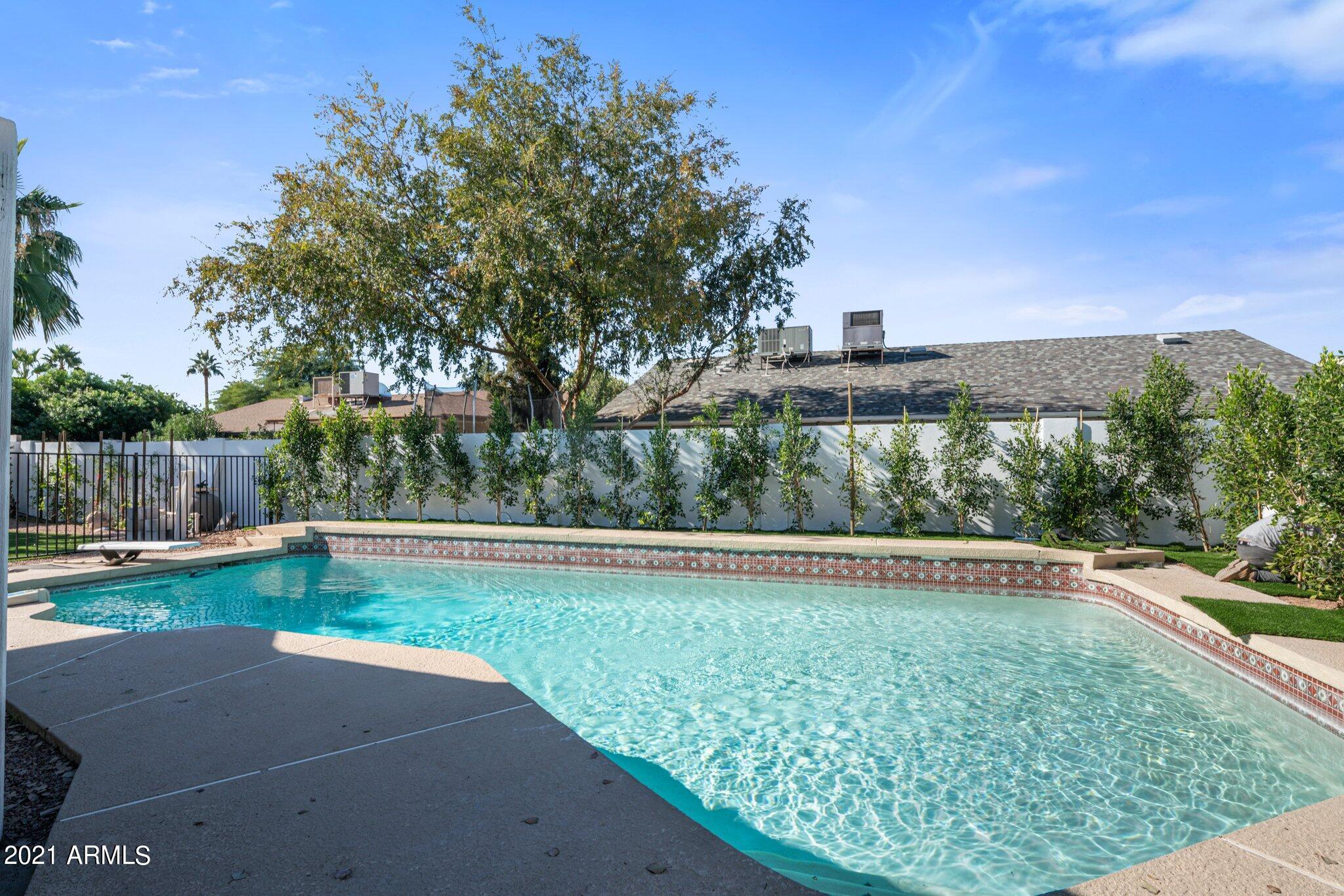 7740 E VALLEY VISTA Lane