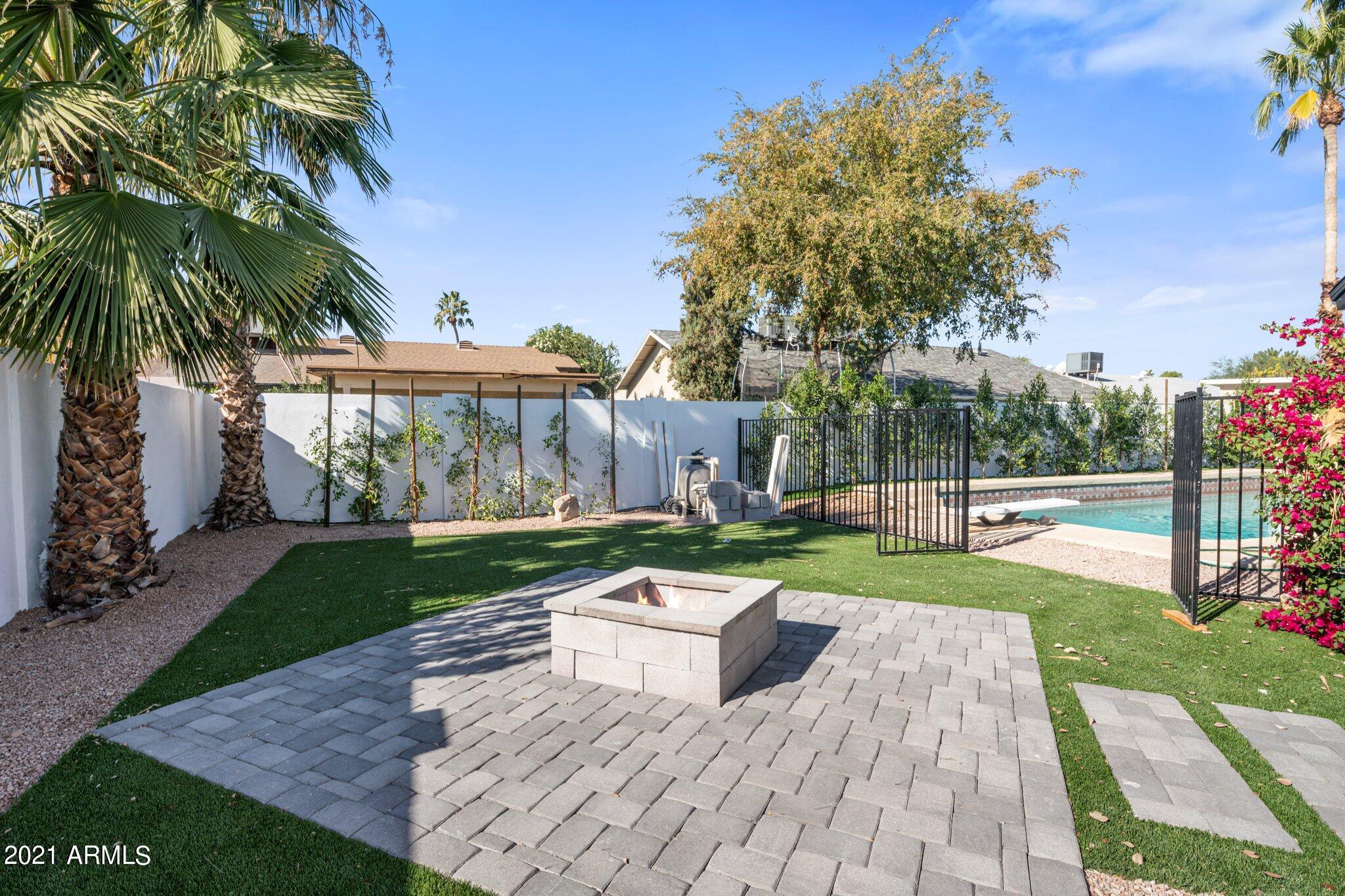 7740 E VALLEY VISTA Lane